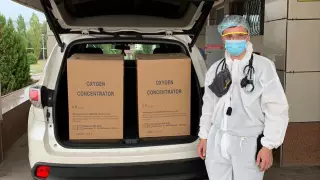 "Дәрігерлерге рақмет" акциясының еріктілері науқастарға 100 оттегі аппаратын сыйлады