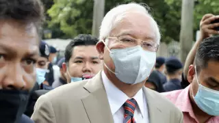 Малайзияның экс-премьері жемқорлық жасады деп айыпталды