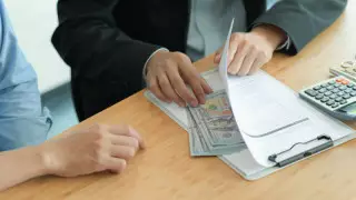 "Алаяқтар өте көп". Шенеунік пәтер алғысы келетін алматылықтарға сақ болуға кеңес берді