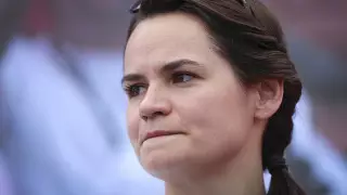 Тихановская Беларусь халқын көшеге шықпауға шақырды