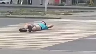 Полиция жол бойында "күнге күйіп жатқан" алматылықты іздестіріп жатыр