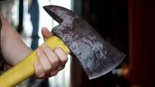 Түркістан облысында әйелін балтамен ұрып жазалағысы келген ер адам 11 жылға сотталды