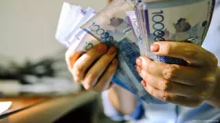 Түркістан облысында жұмысқа орналастырамын деп 30-ға жуық адамды алдаған әйел сотталды