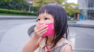 Коронавирустың екінші толқыны балаларға қалай әсер етеді? Цой жауап берді