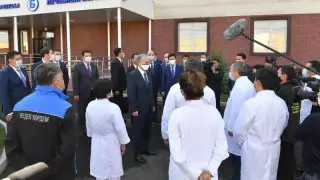 Тоқаев дәрігерлерге коронавирустың екінші толқынына дайын болу керегін айтты