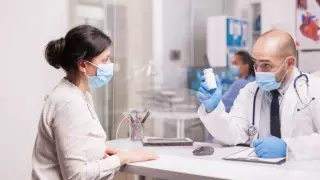 "Дайындық үшін дәрі-дәрмектерді сатып алудың қажеті жоқ" - вице-министр коронавирустың екінші толқыны жайлы