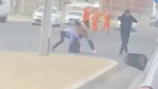 Ақтауда қыздың жігітті ұрып жатқан сәті видеоға түсірілді