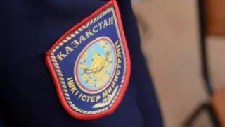 Жамбыл облысында полицейді ұрып, көлігін ұрлап кеткен