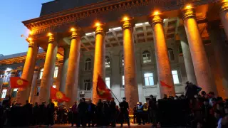 Қырғызстан парламенті президент отставкасын 16 қазанда қарайды