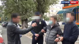 Алматыда мәйітхана директорының ұсталған сәті түскен видео пайда болды