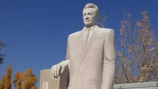 "Халық алаңдамасын". Қонаев ескерткішінің авторы сынға жауап берді