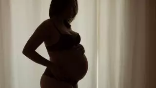 Қазақстандық әйелдерге пандемия аяқталғанша жүкті болмауға кеңес берілді