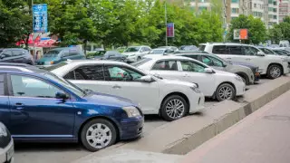 Елордада тұрғын үйлердің жанындағы ақылы автотұрақтарды алып тастау ұсынылды