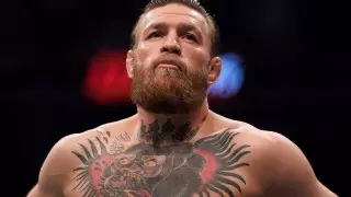 Конор МакГрегор аралас жекпе-жекке оралғанын мәлімдеді