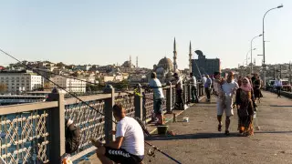 Түркияда коронавирусқа байланысты көшеде темекі шегуге тыйым салынды