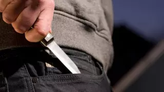 Алматыда кафеге пышақпен шабуылдағандар видеоға түсіп қалды