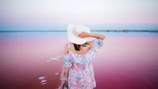 "Қолқа қаптырар балшық" және Қазақстандағы ғажайыптың бірі. Әлемдегі ең әдемі қызғылт көлдер