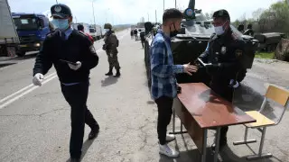 ШҚО тұрғындары санитар дәрігердің "ақылға қонымсыз" талабын талқыға салды