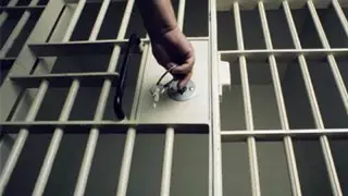 Павлодарда ұсталған күдікті полицейлерге COVID-19 жұқтырған