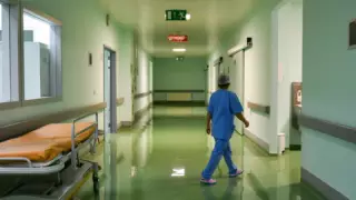 Қызметкерлер бас дәрігерге қарсы шықты. ШҚО-да аудандық ауруханаға тексеріс келеді