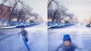 Алматыда ер адам жедел жәрдем көлігінің алдынан шығып, басын соқты