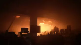 Таразда моншадан шыққан өрт көршілес үйге, дәмхана мен дүкенге жайылған