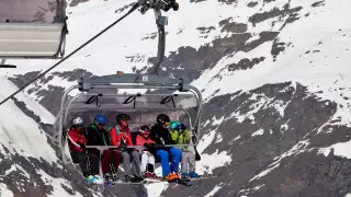 Ангела Меркель Еуропадағы тау шаңғы курорттарын жабуға шақырды