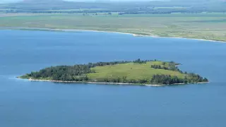 Көл ортасындағы "жүрек" және тауға айналған батырлар. Имантау көлі жайлы аңыздар