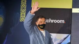 Головкин жекпе-жек алдындағы салмақ өлшеу рәсіміне шапанмен шықты