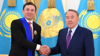 Назарбаев Головкинге: Бұл Тәуелсіздік күніне орай тамаша сый