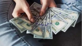 Ақтөбедегі дәмханалардың бірінде 2,5 миллион теңге салынған сөмке қолды болды