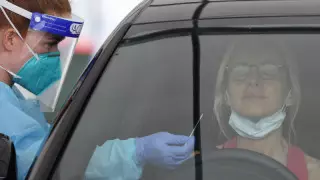 Аустралия COVID-19 жаңа штаммының қаупіне күмән келтірді