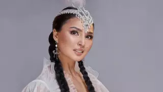 Ауылдағы жалаңаш әйелдер, қолдан жасалған фотолар