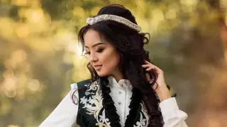 Садыр Жапаровтың туысы "Қырғызстан аруы-2020" атанды - БАҚ