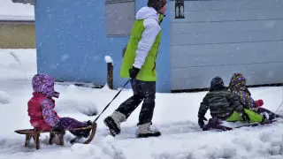 Павлодар облысында серуенге шыққан бір жасар қыздың саусақтары үсіп қалған