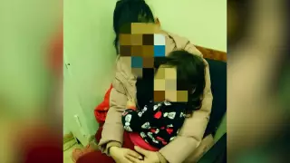 Үй иесінің аяқ киімінің суреттерін жалаңыз