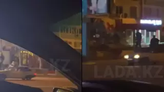 Ақтауда экстремалдарды көлігінің шатыры мен капотына отырғызып айдаған жүргізуші жазаланды