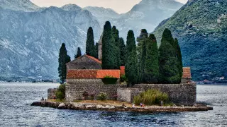 Черногория туристер үшін ПТР-тестін алып тастады