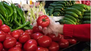 Ресей Қазақстаннан әкелінетін қызанақ пен бұрыштың қаупі барын мәлімдеп, елге жеткізуге тыйым салды