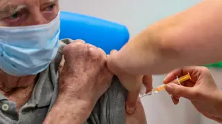 Норвегиядағы қарттардың өліміне COVID-19-ға қарсы вакцинаның қатысы жоқ