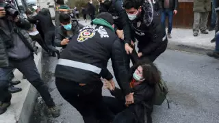 Түркияда наразылыққа шыққан 200-ге жуық студент ұсталды