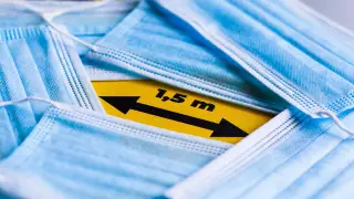 АҚШ-та ұшақ жолаушыларына бетпердесіз ұшуға рұқсат берілді