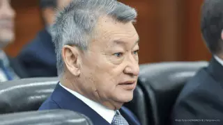 "Жиһаздың есігі сынып жатыр, медбикелер оны жасырып әлек" - Ахметов ШҚО-дағы аурухана туралы