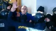 Арнайы жасақ Грузиядағы Саакашвили партиясы басшысының кеңсесіне басып кірді