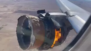 АҚШ-та 241 жолаушысы бар ұшақтың қозғалтқышы әуеде өртенді - видео