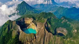 "Күлден тұрған тұман". Ең қорқынышты да, сұлу жанартауларға саяхат