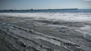 Маңғыстауда Каспий теңізін мұз басқан сәт видеоға түсірілді