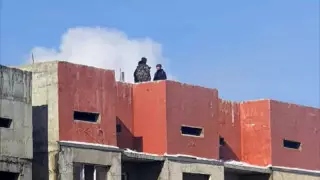 Алматыда полицей құрылысы аяқталмаған үйдің төбесінен құлап кетті