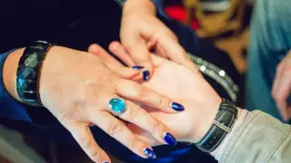 "Алтын бұйымдары дуаланған". Алматыда көріпкел алаяқтар зейнеткерді алдап кеткен