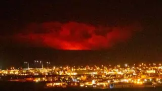 Исландияда жанартаудың қатты атқылауы видеоға түсірілді